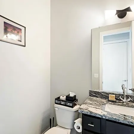 Private With Rooftop Game Near Downtown Nashville