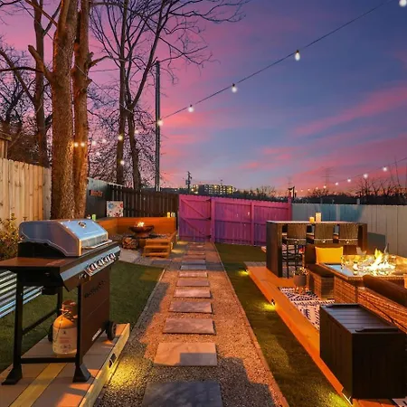 Group 1mi-downtown Hot Tub Outdoor Tv *