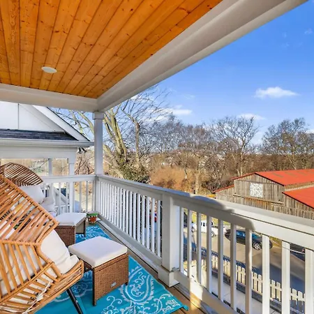 Holiday home Group 1mi-downtown Hot Tub Outdoor Tv
