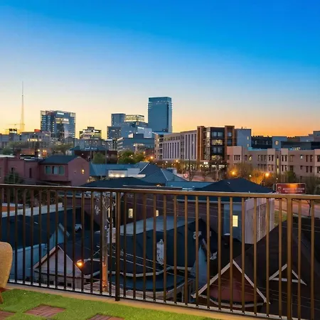 Rooftop Deck & Skyline Views Downtown Penthouse Nashville