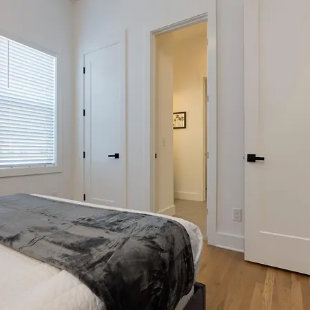 4br Getaway For 12 W Balcony Mins To Broadway