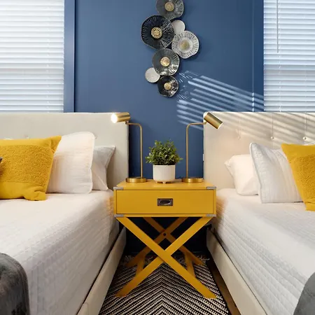 4br Getaway For 12 W Balcony Mins To Broadway