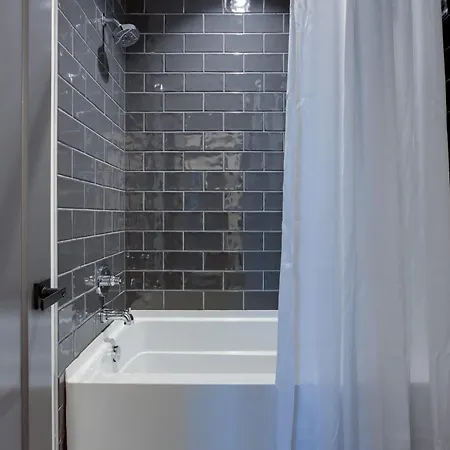 Holiday home 4br Retreat For 12 W Balcony Mins To Broadway Nashville