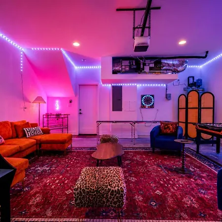 Rose Social - Rooftop Hot Tubgame Roomsleeps 12 Homestay *