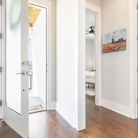 4br East - Walk To Bars & Restaurants Holiday home *