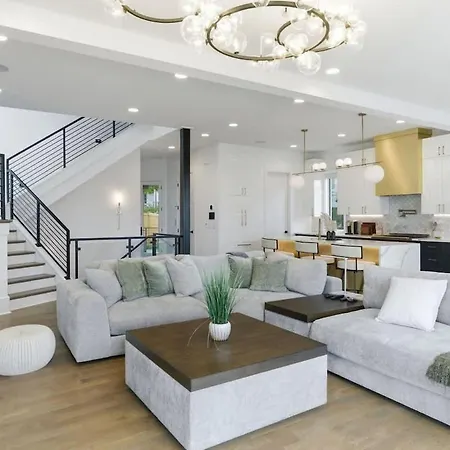 2 Ultra Lux Homes Sleeps 24 Hot Tub & Rooftops
