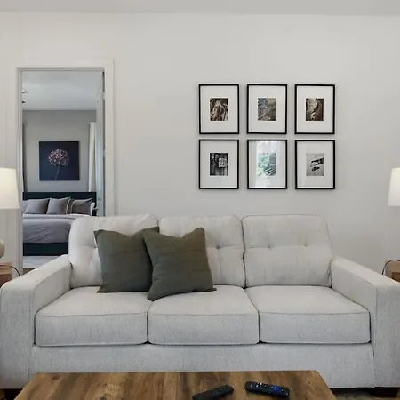 Walk To Germantown Game Minutes To Broadway Holiday home *