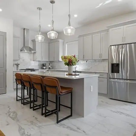 Walk To Germantown Game Minutes To Broadway Holiday home