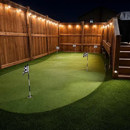 Holiday home 2 Ultra Lux Homes Sleeps 24 Hot Tub & Rooftops *