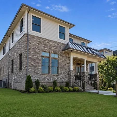Holiday home Walk To Germantown Game Minutes To Broadway Nashville