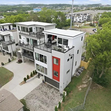2 Ultra Lux Homes Sleeps 24 Hot Tub & Rooftops Nashville