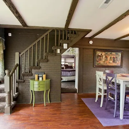 Beautiful Waterfront Vacation Close To Opryland In Nashville, Tennessee *