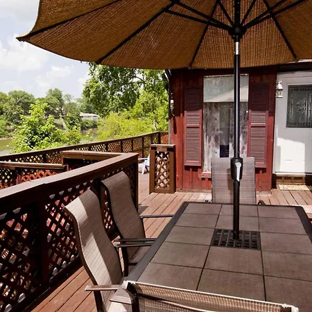 Beautiful Waterfront Vacation Close To Opryland In Nashville, Tennessee Holiday home Nashville