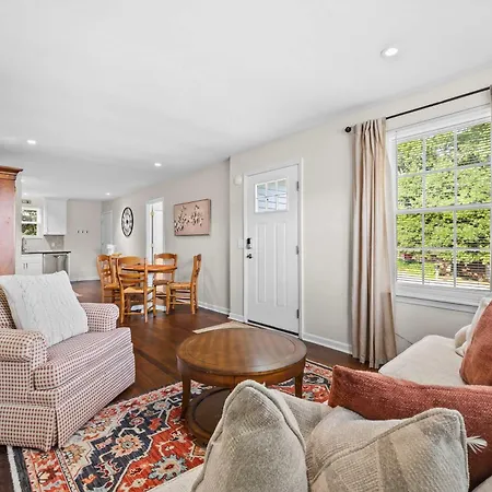 Area 3br With Yard And Workspace