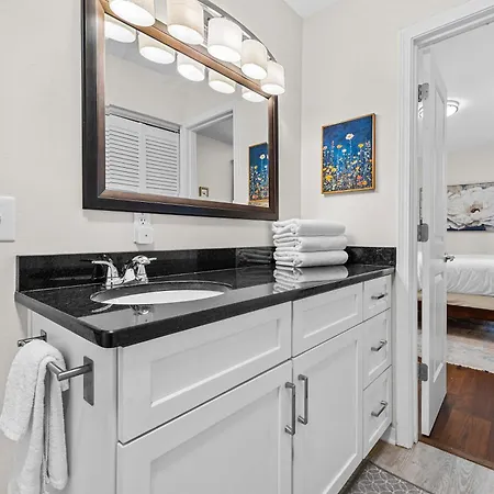 Area 3br With Yard And Workspace Nashville