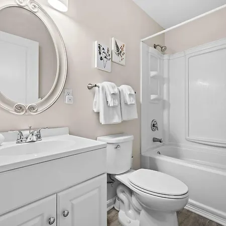 Area 3br With Yard And Workspace *