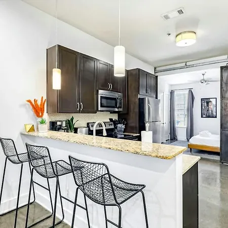 West End Retreat Near Vanderbilt & Park Nashville