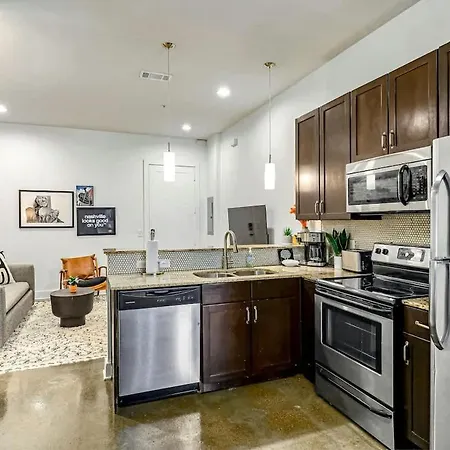 West End Retreat Near Vanderbilt & Park Holiday home Nashville