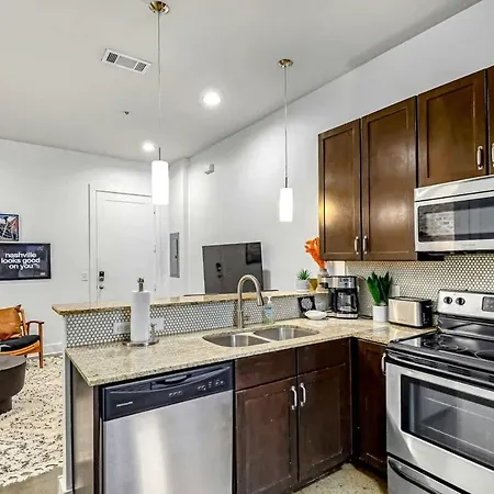 Holiday home West End Retreat Near Vanderbilt & Park *
