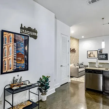 West End Retreat Near Vanderbilt & Park Nashville