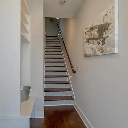 Modern Skyline-view Townhome For Groups Up To 8