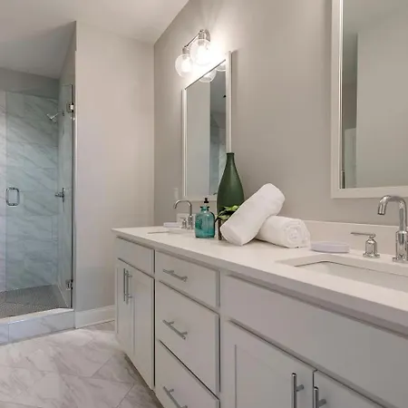 Beautiful Modern Townhome In For Groups & Families Nashville