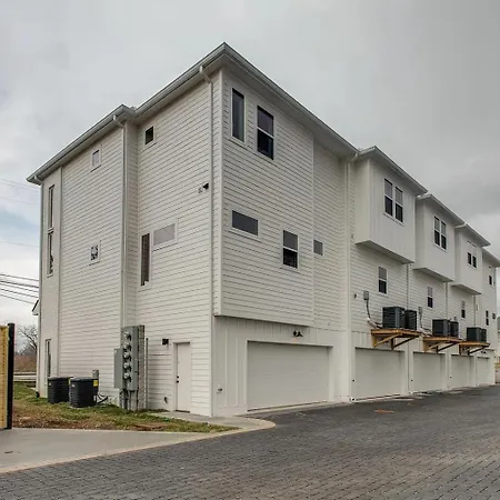 Beautiful Modern Townhome In For Groups & Families Holiday home Nashville