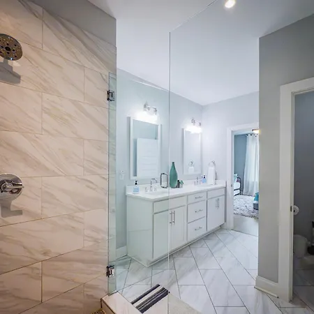 Holiday home Beautiful Modern Townhome In For Groups & Families
