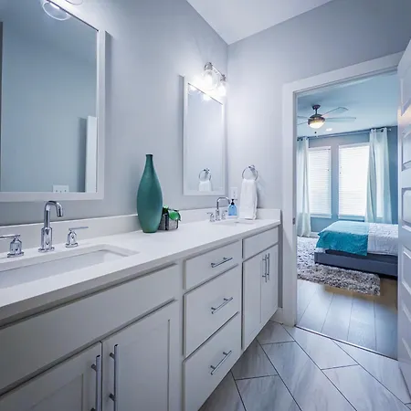 Holiday home Beautiful Modern Townhome In For Groups & Families *