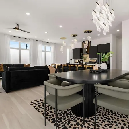 Luxury Living At Velvet And Vinyl Rooftop 6 Beds Holiday home Nashville