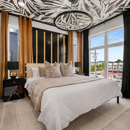 Luxury Living At Velvet And Vinyl Rooftop 6 Beds