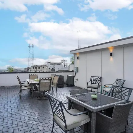 Holiday home Downtown Modern, Rooftop Patio, Vanderbilt, 8 Beds Nashville