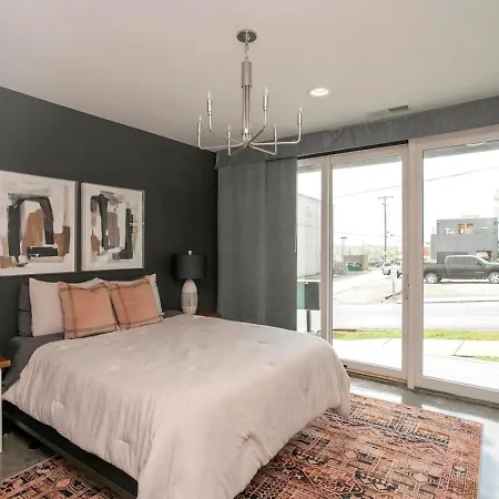 Downtown Modern, Rooftop Patio, Vanderbilt, 8 Beds