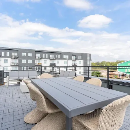 Holiday home Luxury Downtown Views - Rooftop - Hot Tub - Garage