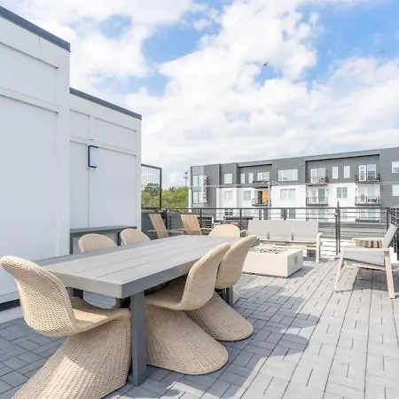 Holiday home Luxury Downtown Views - Rooftop - Hot Tub - Garage
