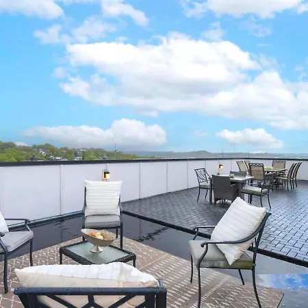 Downtown Modern, Rooftop Patio, Vanderbilt, 8 Beds *