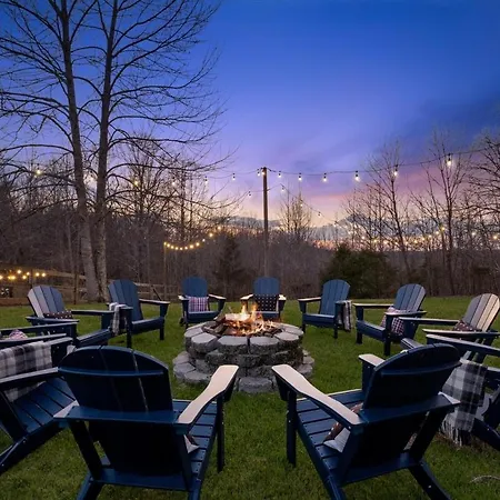 Cedar Peak - Pool Hot Tub & Gym Sleeps 24 Holiday home