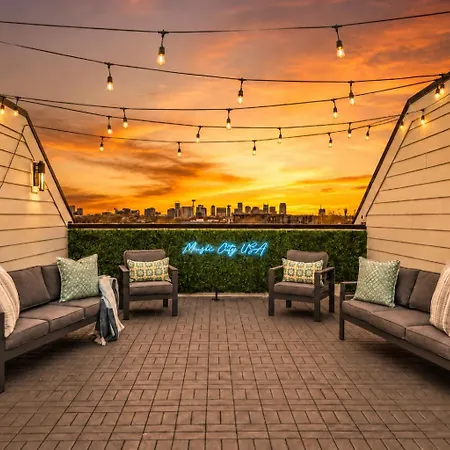 2 Rooftop Homes - Sleeps 24 - Near Geodis Park