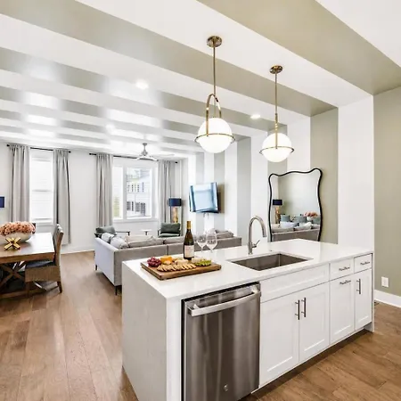 Rooftop Deck Townhome Sleeps 12 Near Geodis Park Nashville
