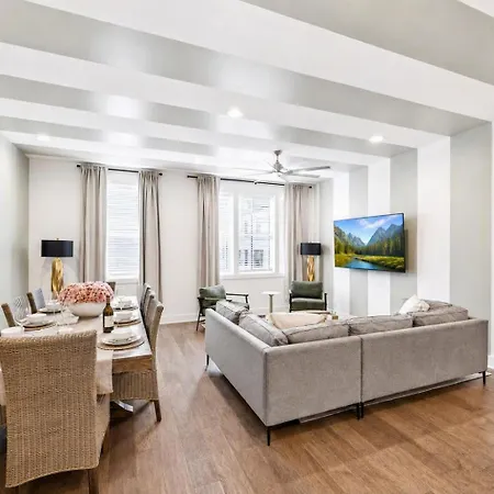 Rooftop Deck Townhome Sleeps 12 Near Geodis Park Holiday home *