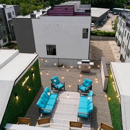 Rooftop Deck Townhome Sleeps 12 Near Geodis Park Holiday home Nashville