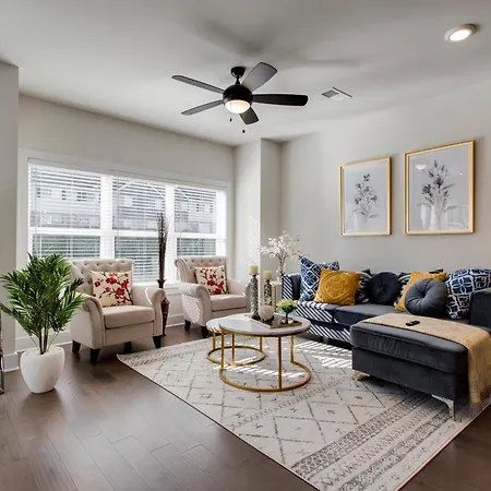 Luxury Three Bedroom Townhouse Near Airport * Nashville