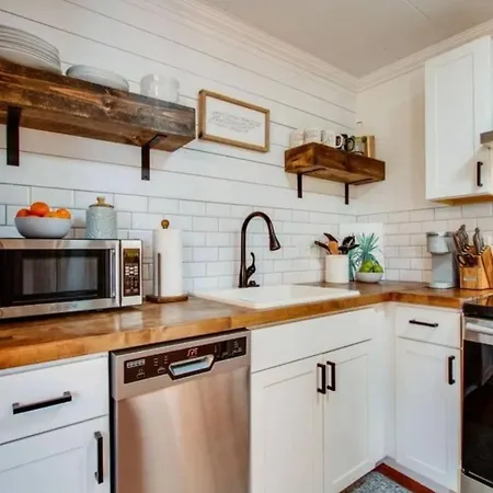 1947 Rustic Farmhouse. East Nash. Mins To Broadway Holiday home *