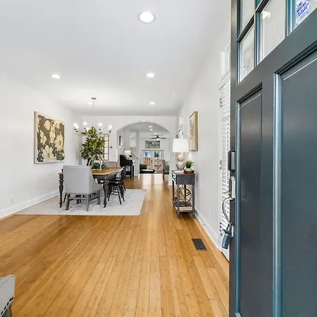 Spacious Townhouse W Exclusive Backyard * Nashville