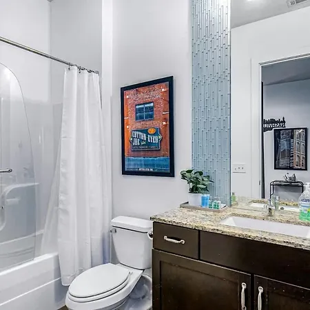 West End Retreat Near Vanderbilt & Park Holiday home Nashville