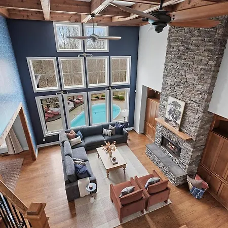 Holiday home Cedar Peak - Pool Hot Tub & Gym Sleeps 24
