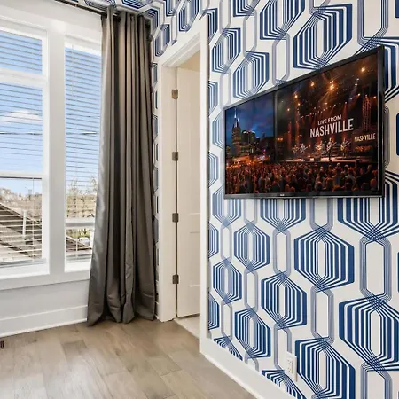 Holiday home Rooftop Deck Townhome Sleeps 12 Near Geodis Park *