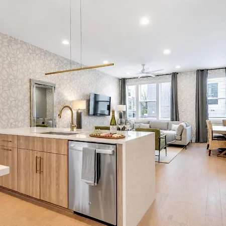 Pet-friendly House Sleeps 12 Near Geodis Park * Nashville