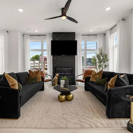 Luxury Living At Velvet And Vinyl Rooftop 6 Beds Holiday home *