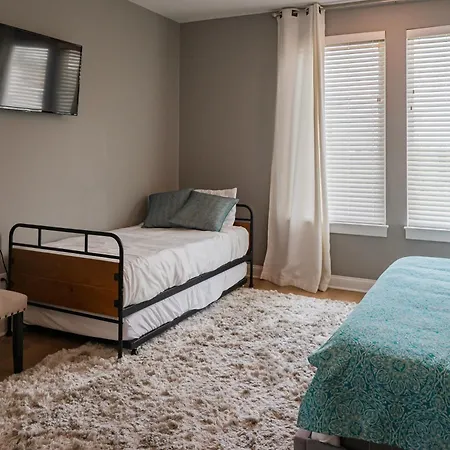 Holiday home Beautiful Modern Townhome In For Groups & Families